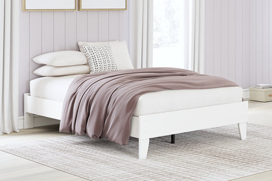 Hallityn Platform Bed